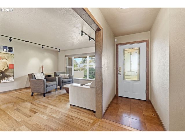 1590 CORUM Ave, Eugene, OR 97401