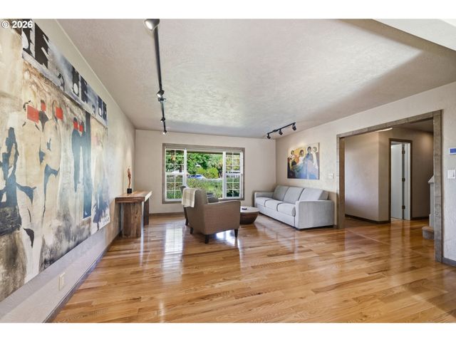 1590 CORUM Ave, Eugene, OR 97401