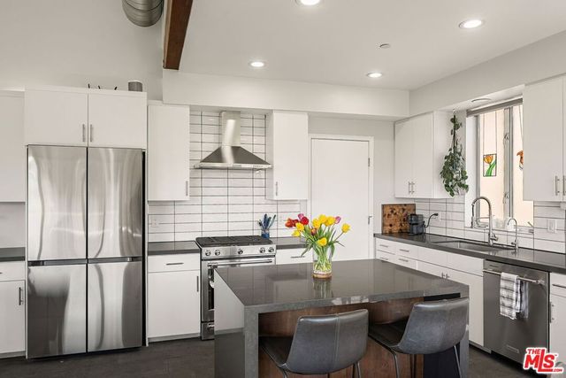 2074 Cerro Gordo Street, Los Angeles, CA 90039