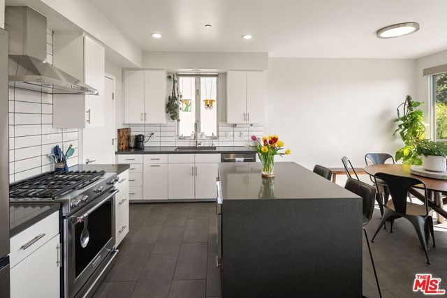 2074 Cerro Gordo Street, Los Angeles, CA 90039