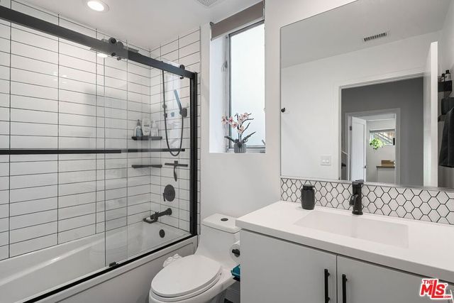 2074 Cerro Gordo Street, Los Angeles, CA 90039