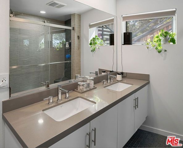 2074 Cerro Gordo Street, Los Angeles, CA 90039