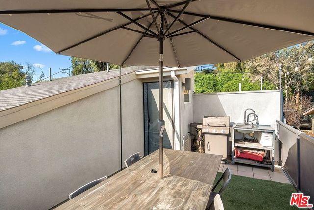 2074 Cerro Gordo Street, Los Angeles, CA 90039