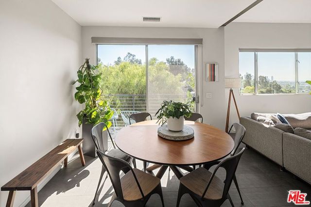 2074 Cerro Gordo Street, Los Angeles, CA 90039