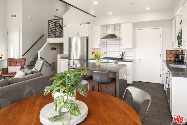 2074 Cerro Gordo Street, Los Angeles, CA 90039