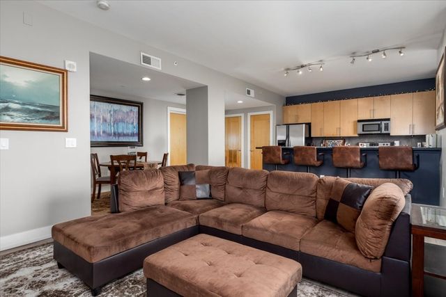 400 Walnut Street 803, Des Moines, IA 50309