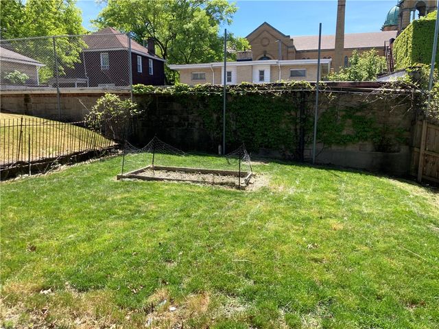 110 Tipton St, Hazelwood, PA 15207