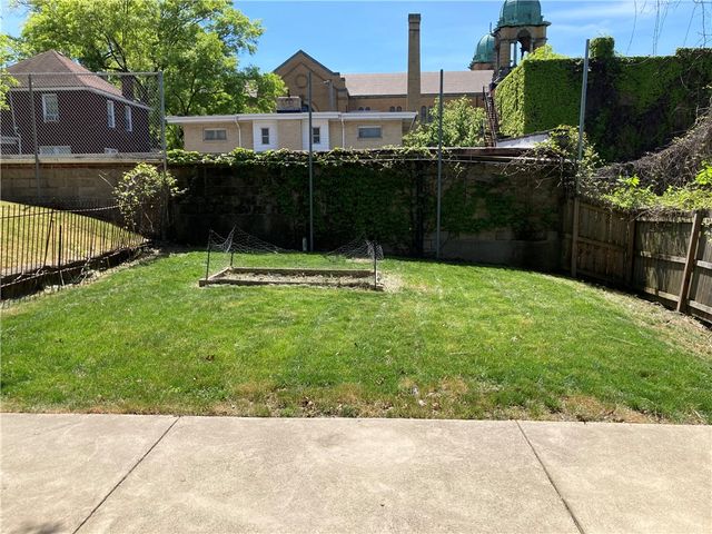 110 Tipton St, Hazelwood, PA 15207