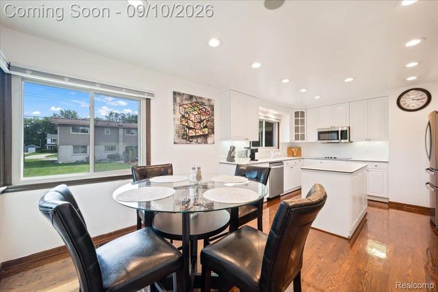 22765 Kenwyck Drive, Southfield, MI 48034