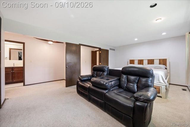 22765 Kenwyck Drive, Southfield, MI 48034