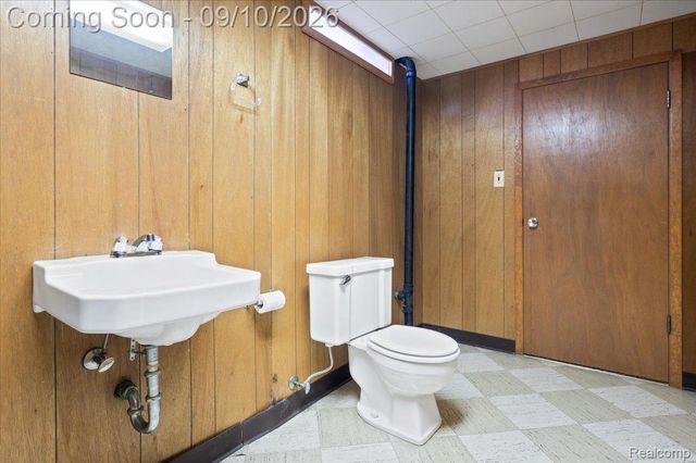 22765 Kenwyck Drive, Southfield, MI 48034