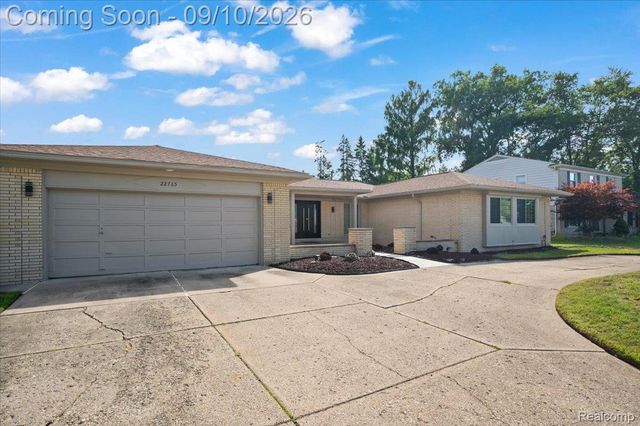22765 Kenwyck Drive, Southfield, MI 48034