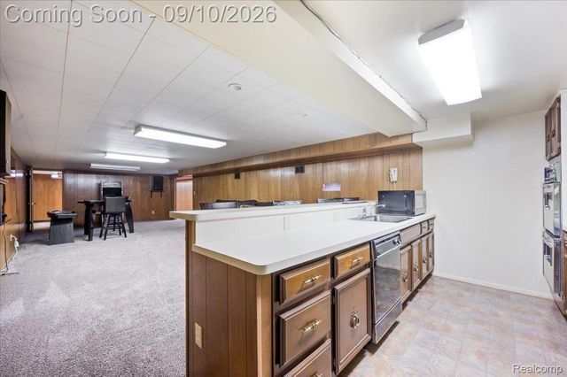 22765 Kenwyck Drive, Southfield, MI 48034