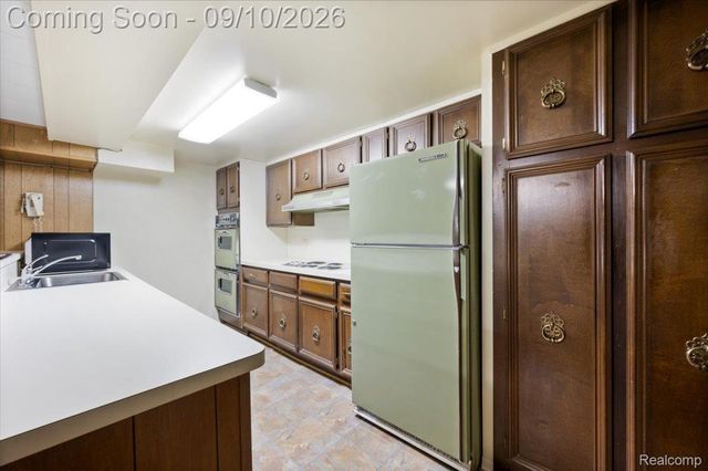 22765 Kenwyck Drive, Southfield, MI 48034