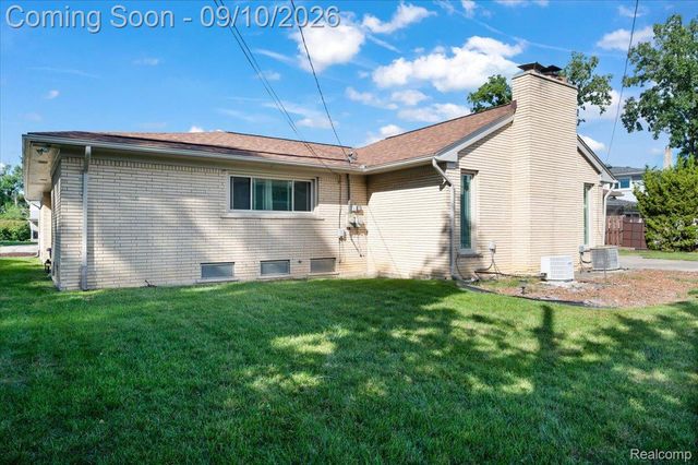 22765 Kenwyck Drive, Southfield, MI 48034