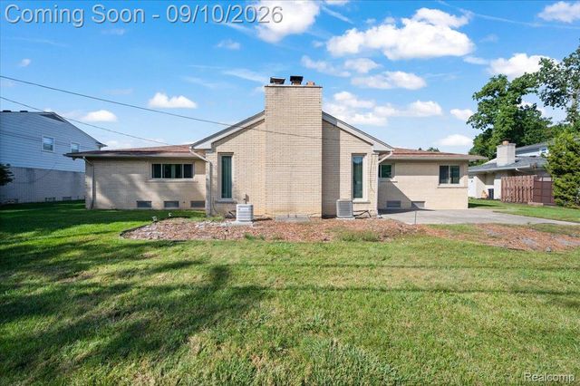 22765 Kenwyck Drive, Southfield, MI 48034