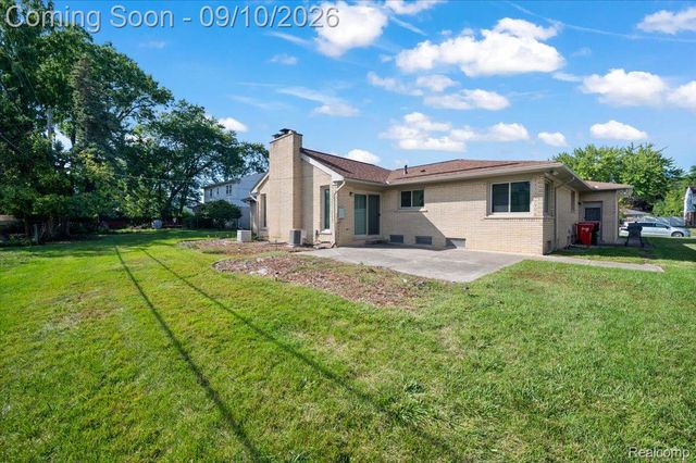 22765 Kenwyck Drive, Southfield, MI 48034