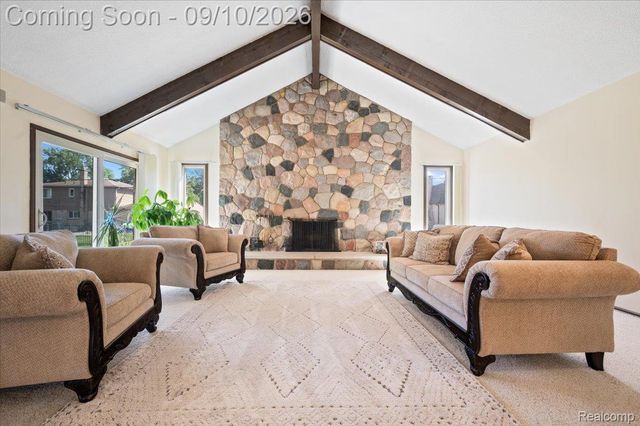 22765 Kenwyck Drive, Southfield, MI 48034