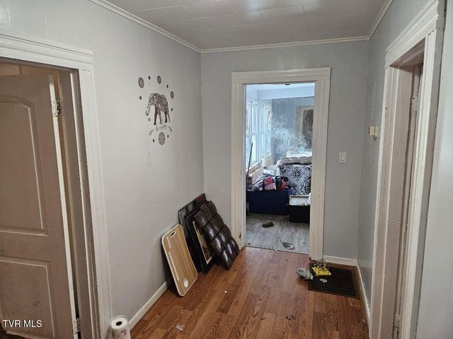 204 Northeast High Avenue, Coeburn, VA 24230