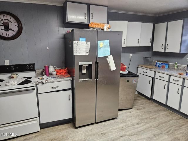 204 Northeast High Avenue, Coeburn, VA 24230