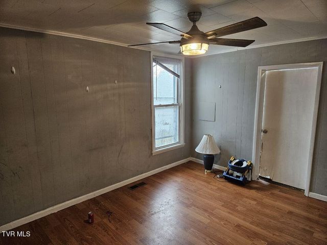 204 Northeast High Avenue, Coeburn, VA 24230