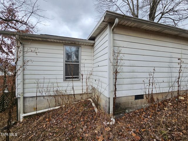 204 Northeast High Avenue, Coeburn, VA 24230