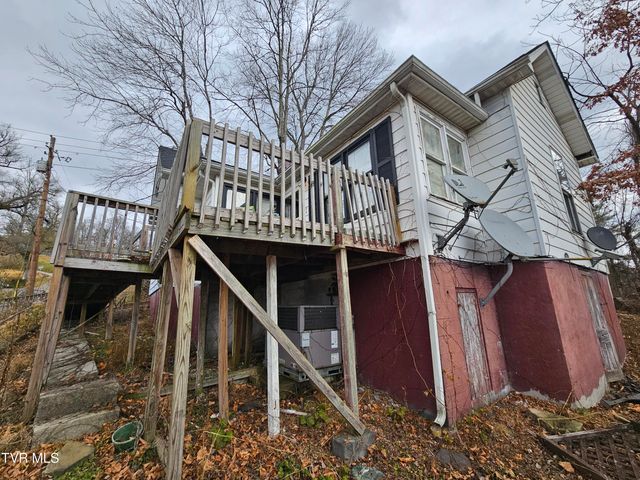 204 Northeast High Avenue, Coeburn, VA 24230