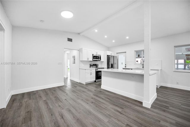 1018 NE 7th Street, Hallandale Beach, FL 33009