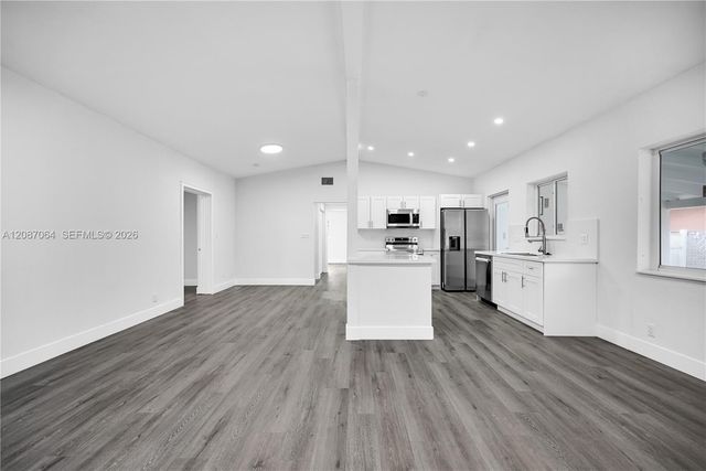1018 NE 7th Street, Hallandale Beach, FL 33009