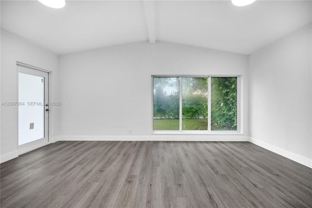 1018 NE 7th Street, Hallandale Beach, FL 33009