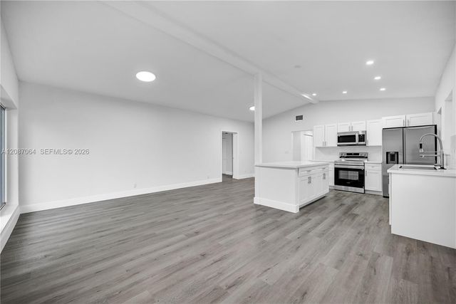 1018 NE 7th Street, Hallandale Beach, FL 33009