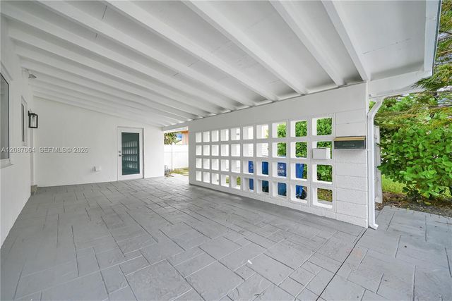 1018 NE 7th Street, Hallandale Beach, FL 33009