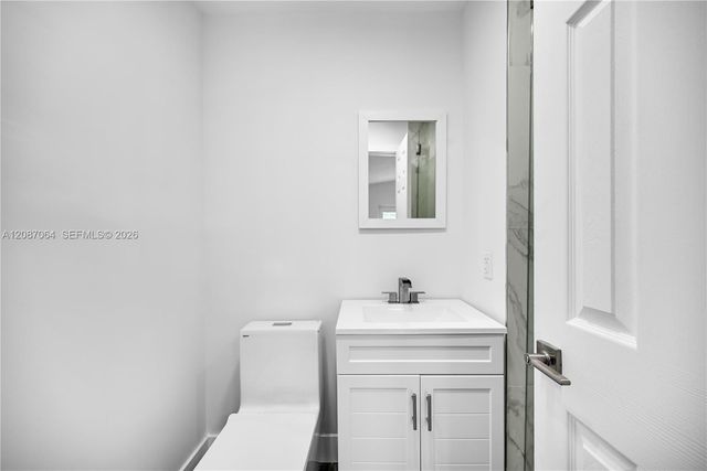 1018 NE 7th Street, Hallandale Beach, FL 33009