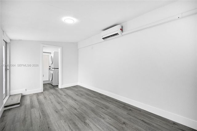 1018 NE 7th Street, Hallandale Beach, FL 33009