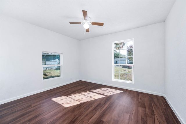54 Lupine Court, Lake Jackson, TX 77566
