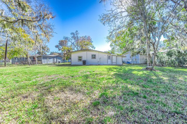 54 Lupine Court, Lake Jackson, TX 77566