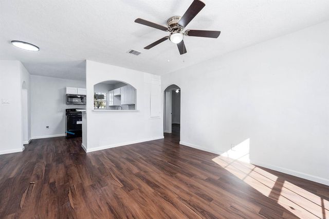 54 Lupine Court, Lake Jackson, TX 77566