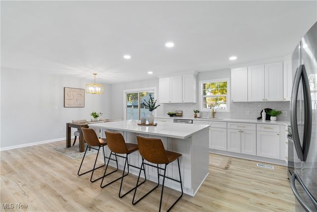 328 Crestway Oval, Brunswick, OH 44212