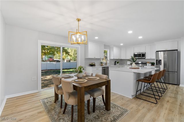 328 Crestway Oval, Brunswick, OH 44212