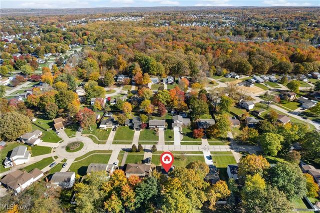 328 Crestway Oval, Brunswick, OH 44212