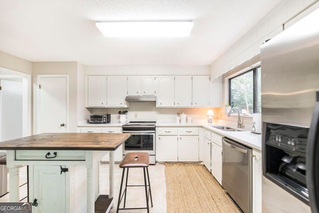 102 Sweetwater Court, Warner Robins, GA 31088