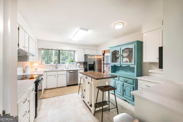 102 Sweetwater Court, Warner Robins, GA 31088