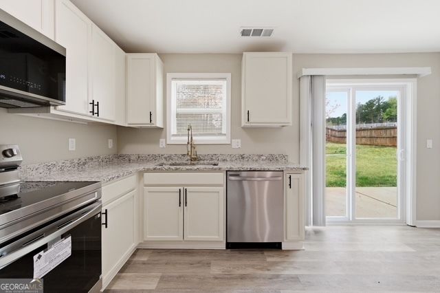 4273 Chestnut Lake Avenue, Lithonia, GA 30038