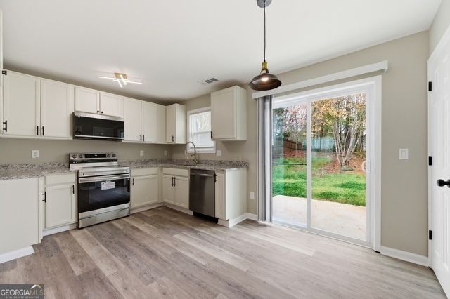 4273 Chestnut Lake Avenue, Lithonia, GA 30038