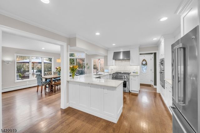 60 Parkhill Rd, Harrington Park Boro, NJ 07640