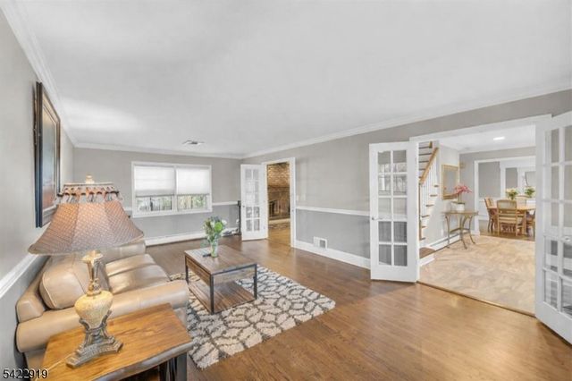 60 Parkhill Rd, Harrington Park Boro, NJ 07640