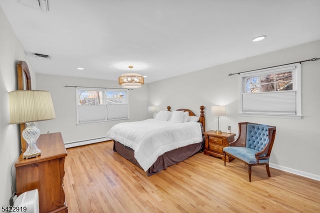 60 Parkhill Rd, Harrington Park Boro, NJ 07640
