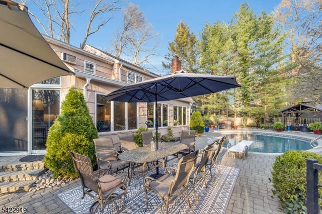 60 Parkhill Rd, Harrington Park Boro, NJ 07640