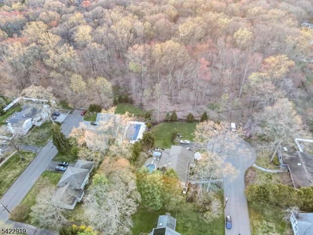60 Parkhill Rd, Harrington Park Boro, NJ 07640