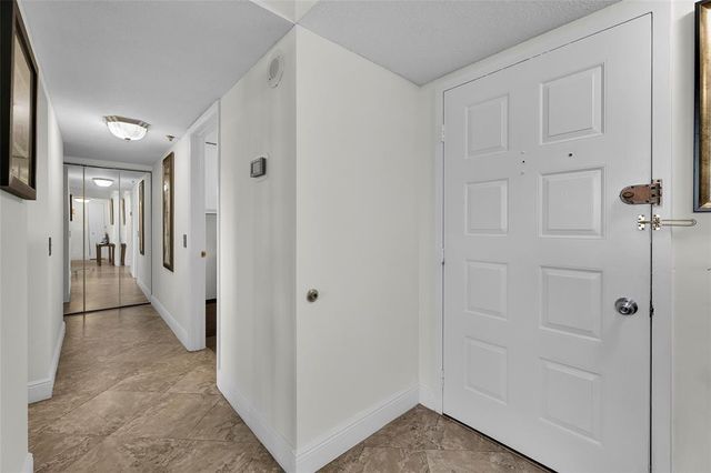 105 Lake Emerald Drive 711, Oakland Park, FL 33309